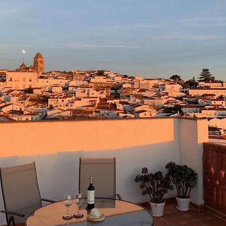 Buhardilla Rustica Mirando A Santa Catalina Daire Jerez De Los Caballeros Dış mekan fotoğraf