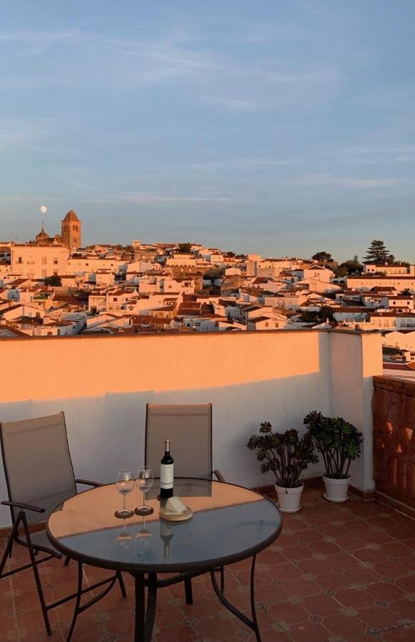 Buhardilla Rustica Mirando A Santa Catalina Daire Jerez De Los Caballeros Dış mekan fotoğraf