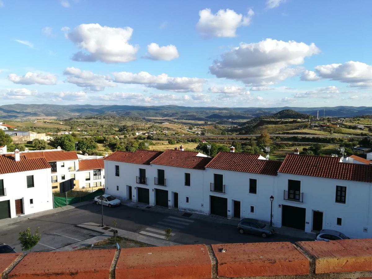 Buhardilla Rustica Mirando A Santa Catalina Daire Jerez De Los Caballeros Dış mekan fotoğraf